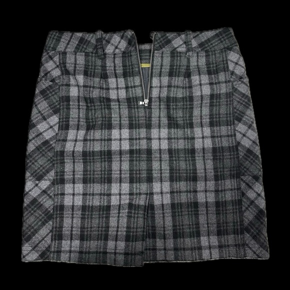 Eddie Bauer Wool Blend Dark Gray Plaid Skirt - Picture 2 of 7